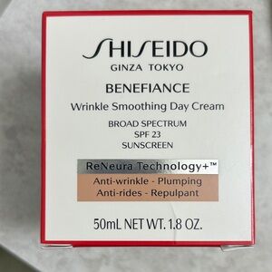 Shiseido Benefiance Wrinkle Smoothing Day Cream - White and Red Packaging